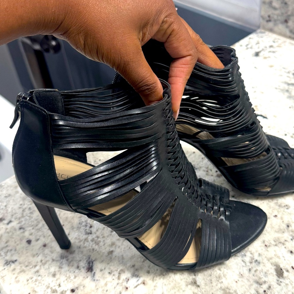 Cagey comfy strappy bootie sandal New w/o box BCBG sz9